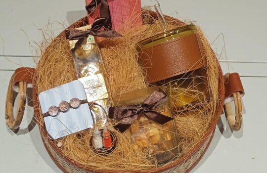 Rakhi-brown-basket-second-image (1)