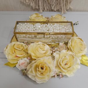 Ring platter with glass box