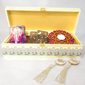 Elegant Diwali Gift Box with Dry Fruits & Diyas