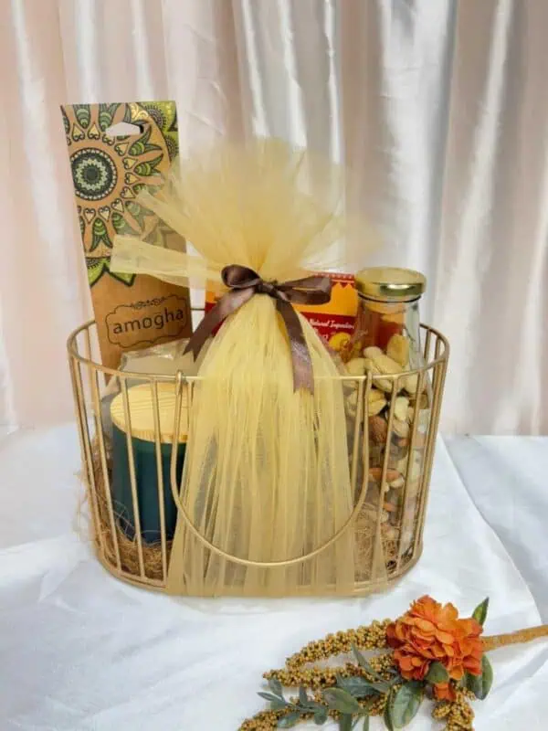 Tea & Treat - Tea Set Gift Hamper