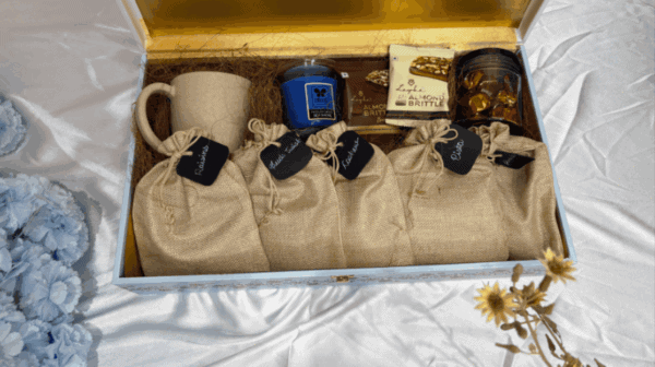 NutGuru - Assorted Nut Gift Box