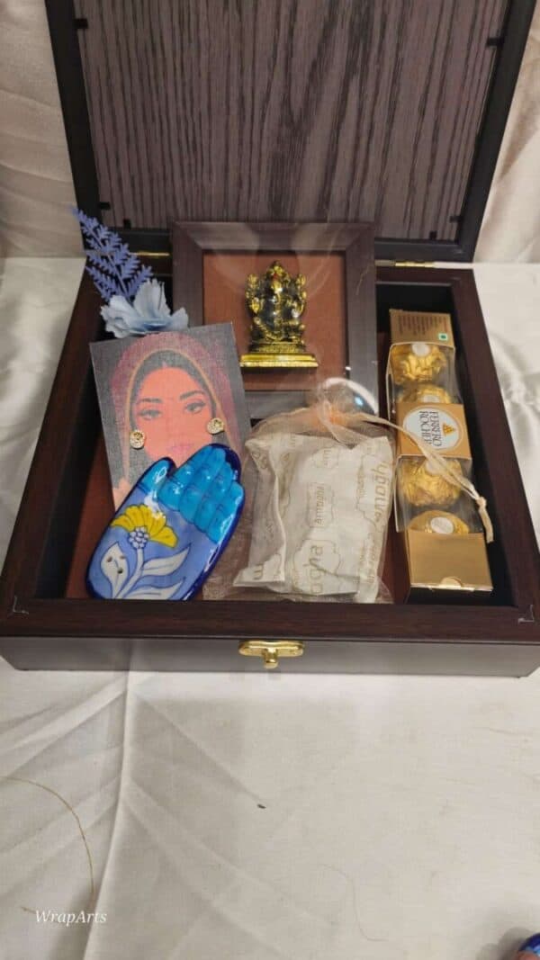 Divine Radiance Women's Day Hamper Gift Box