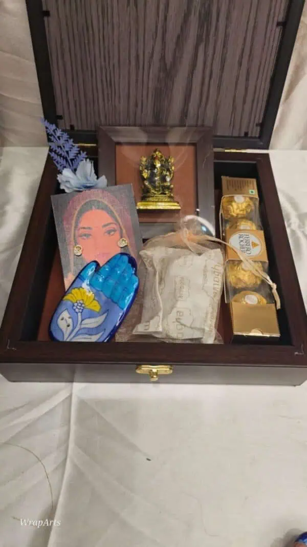 Divine Radiance Women's Day Hamper Gift Box