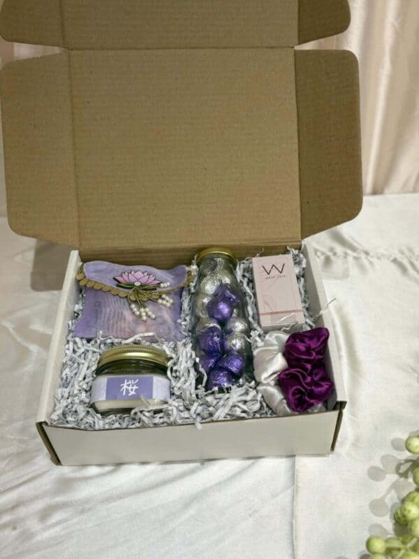 Women's Day Gift Hamper-Luxe Indulgence for Her