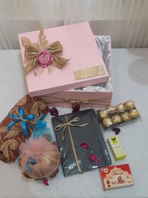 Traditional Gift Set - Cultural Elegance in a Box - World Heritage Day (April)