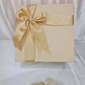 Rakhi hamper for bhaiya bhabi